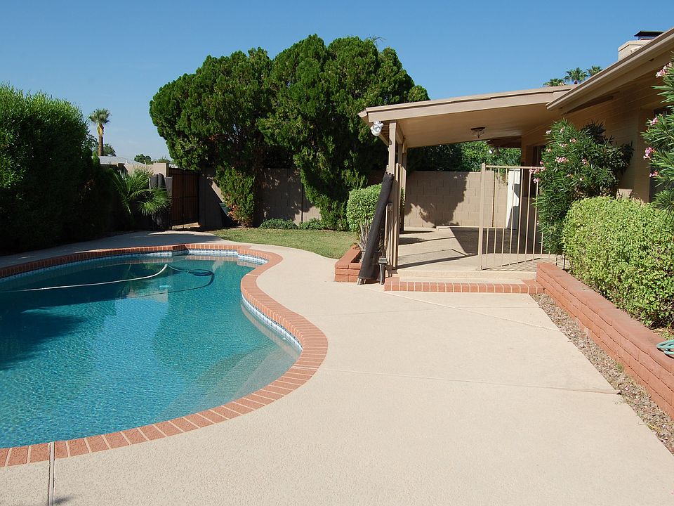 sparkling pool!