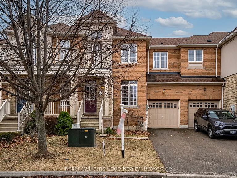 93 Glendarling Cres — Photo 2
