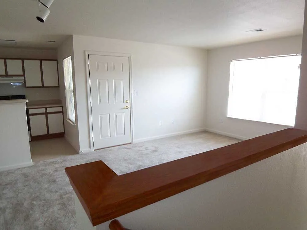 Lebanon Apartments — Photo 2