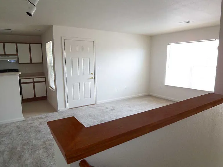 Lebanon Apartments — Photo 2