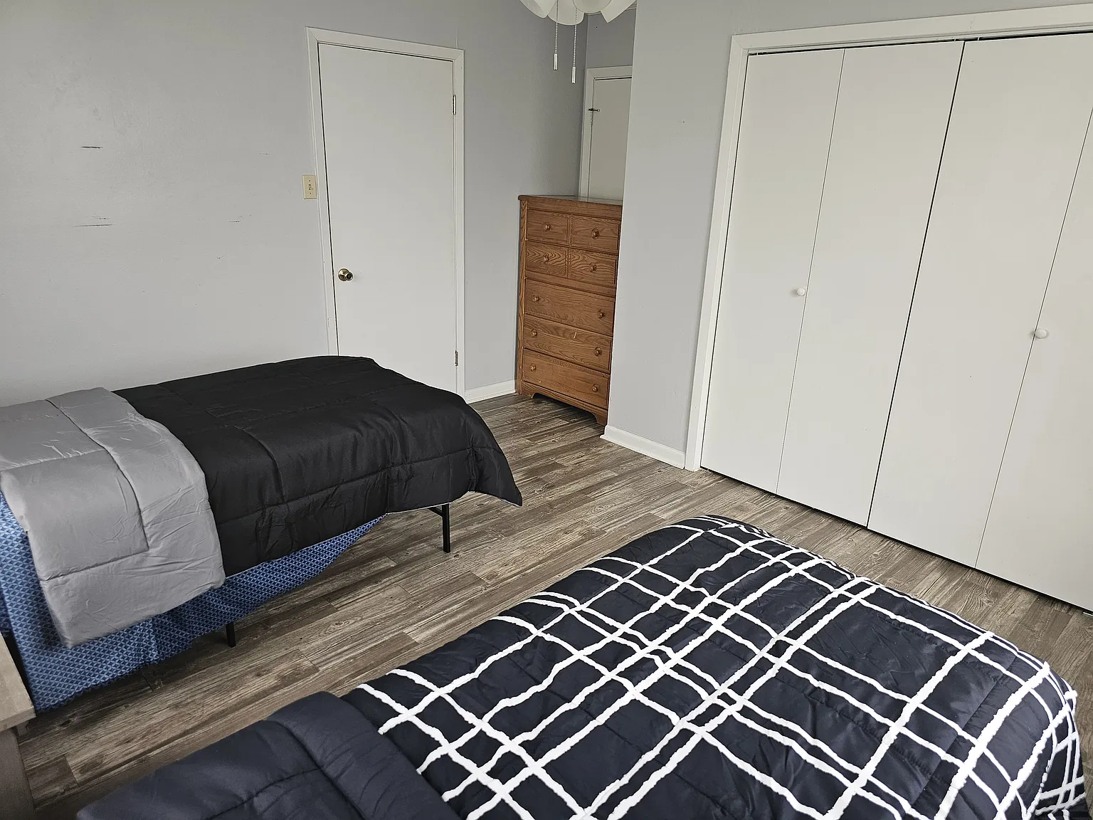 6 bed, 1930 sqft, $4,300 — Photo 3