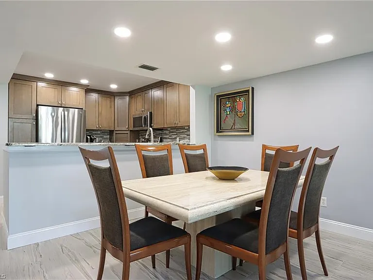4200 Belair Ln #114 — Photo 5