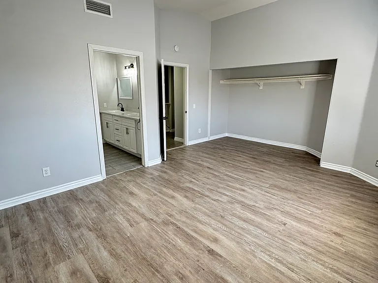 1351 Christobal Ln — Photo 17