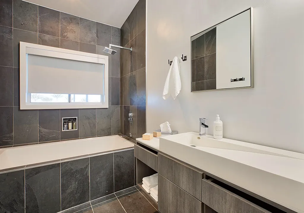 5 bed, $20,000 — Photo 2