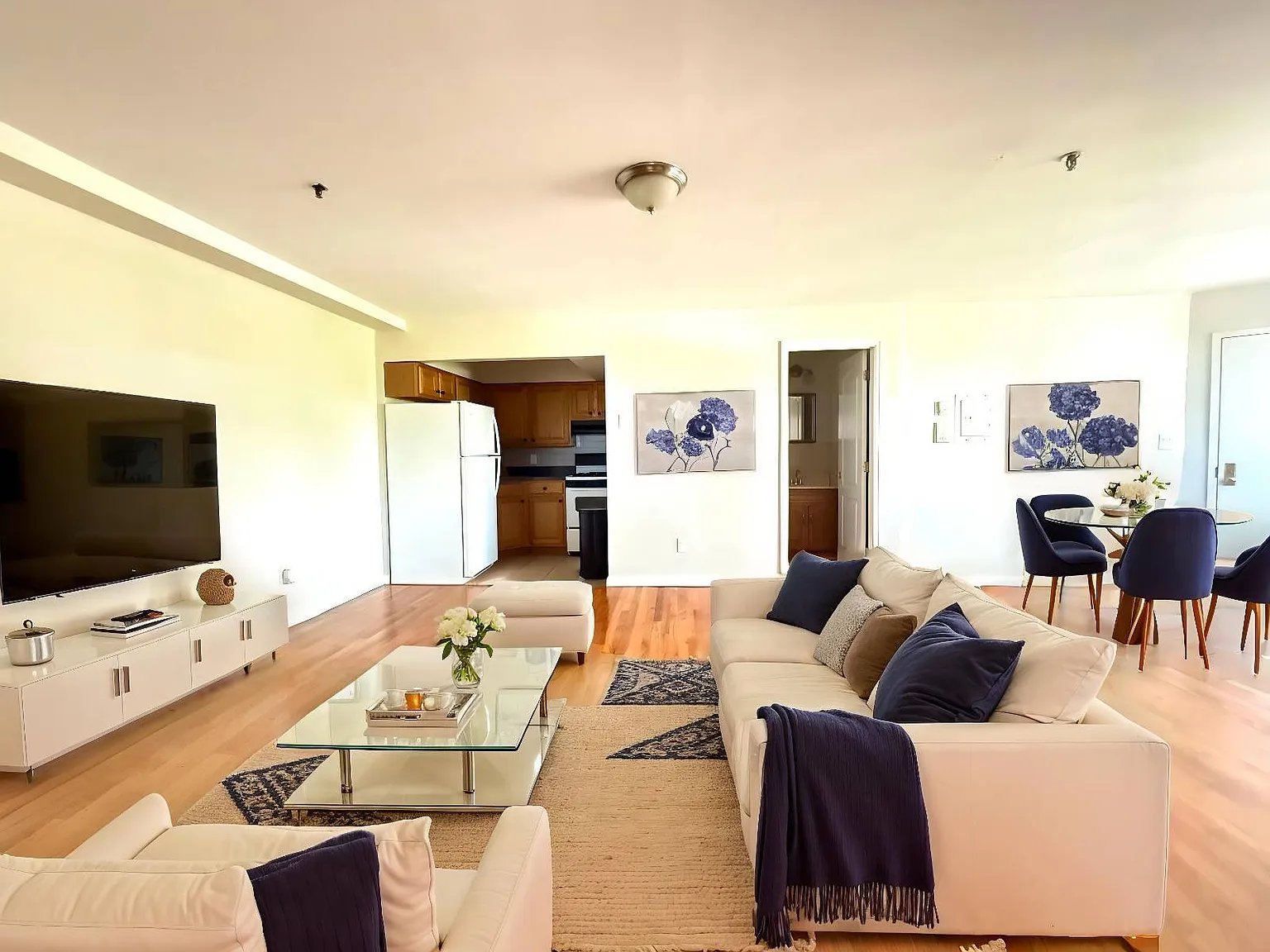 1 bed, 1.0 bath, 4143 sqft, $2,500 — Photo 1