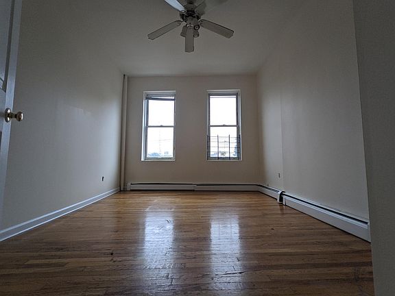 3rd image of 74 Palisade Ave APT 6