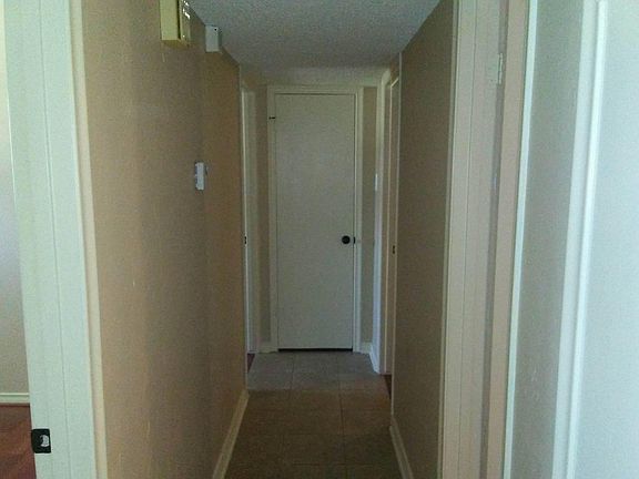 2nd image of 1426 Charleston Dr