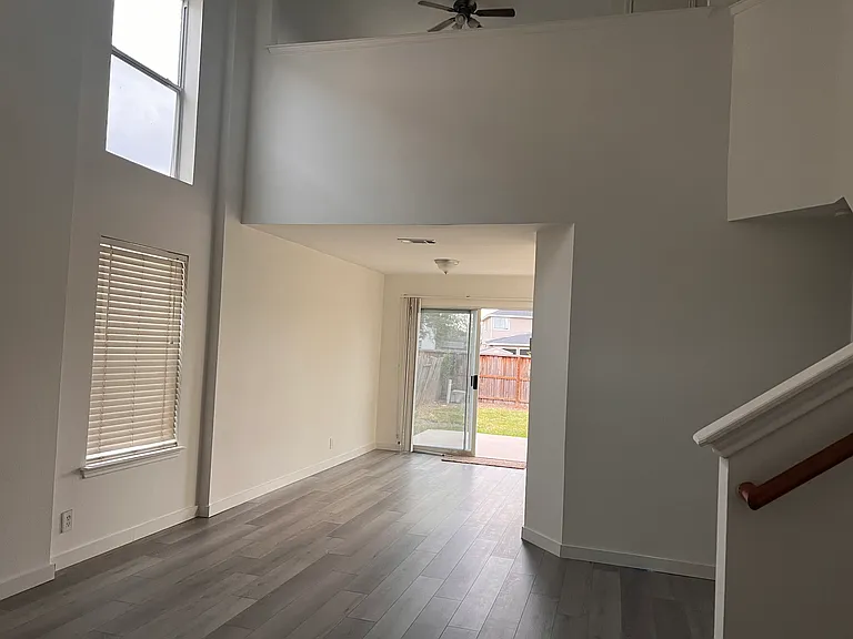 4910 Crestwood Hill Dr — Photo 21