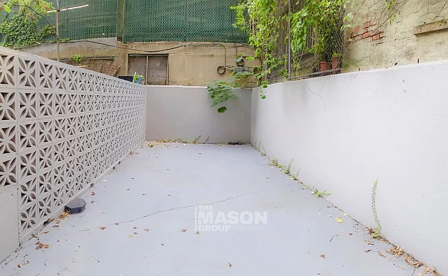 Rented by Mason Group LLC | media 9