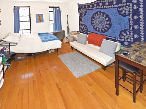 1164 1st Avenue image 1 of 5