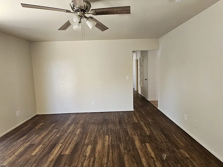 1153 Sparrow Dr — Photo 5