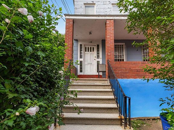 3rd image of 849 E 219th Street