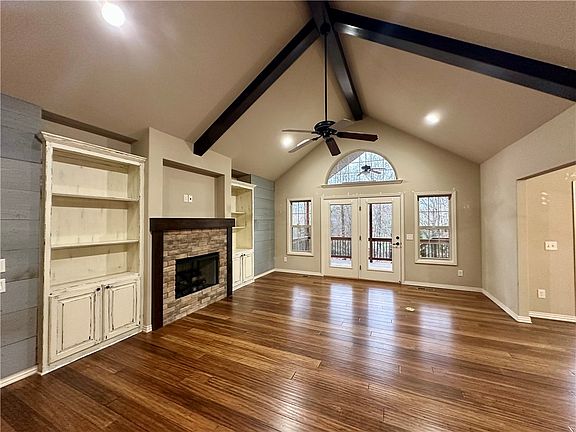 3rd image of 7 Mary Ann Ln