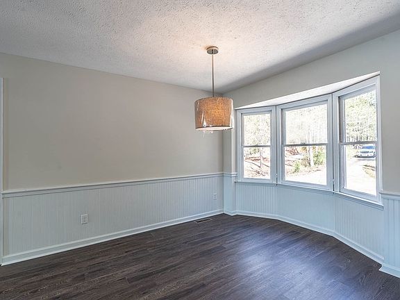 5th image of 145 Island Creek Dr NE