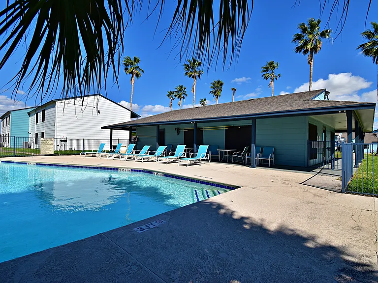 Land's End Apartments — Photo 22