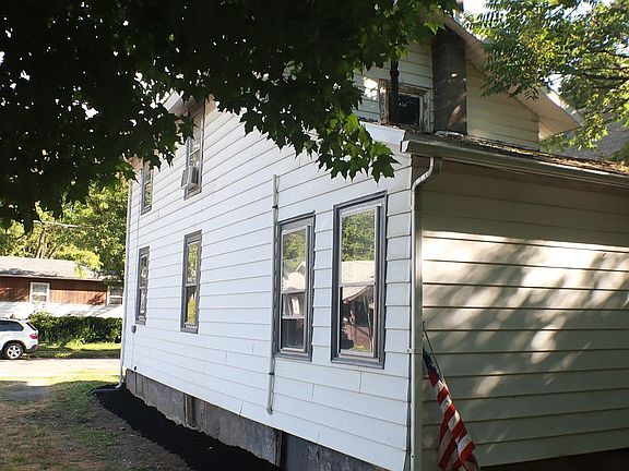 5th image of 761 Harper St