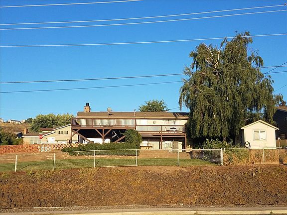 3rd image of 2908 Meadowlark Dr