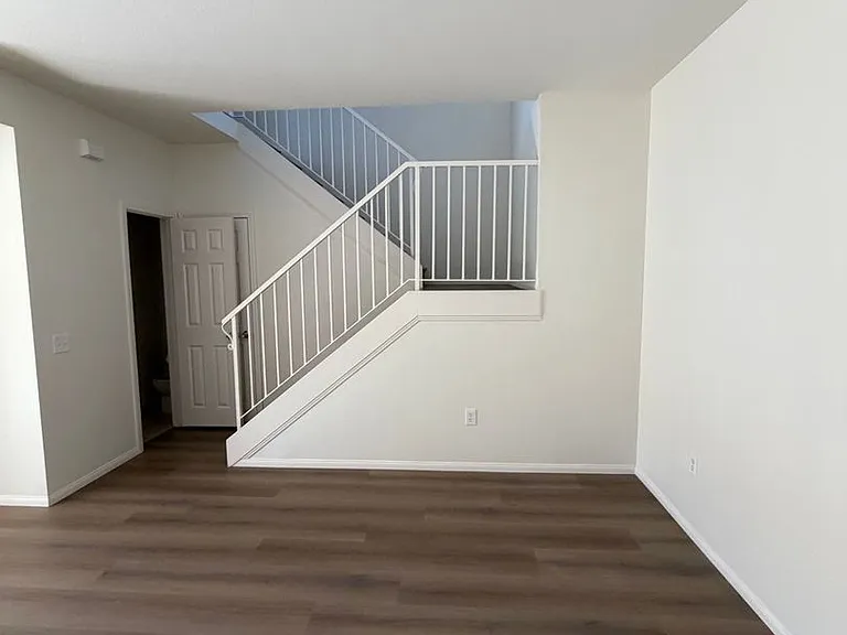 547 Hart Dr #15 — Photo 6