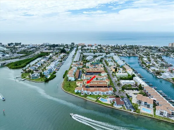 1 Windrush Blvd APT 17, Indian Rocks Beach, FL 33785