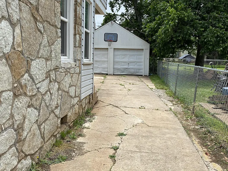 632 SW 44th St — Photo 16
