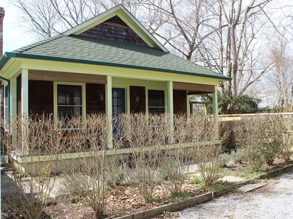 21 N Sea Rd, Southampton, NY 11968