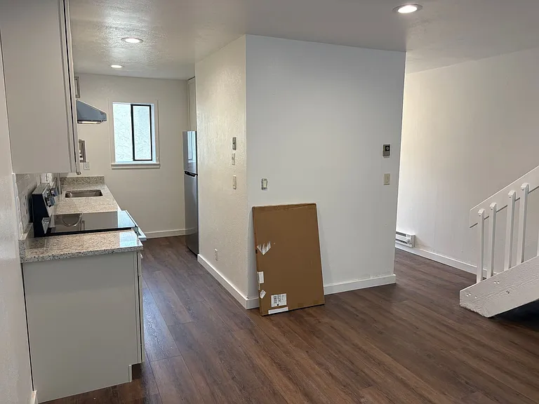 208 Pearl St #I — Photo 5