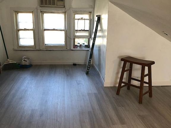 5th image of 612 Brooklyn Ave #A