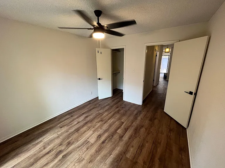 7429 S Atlanta Ave — Photo 13