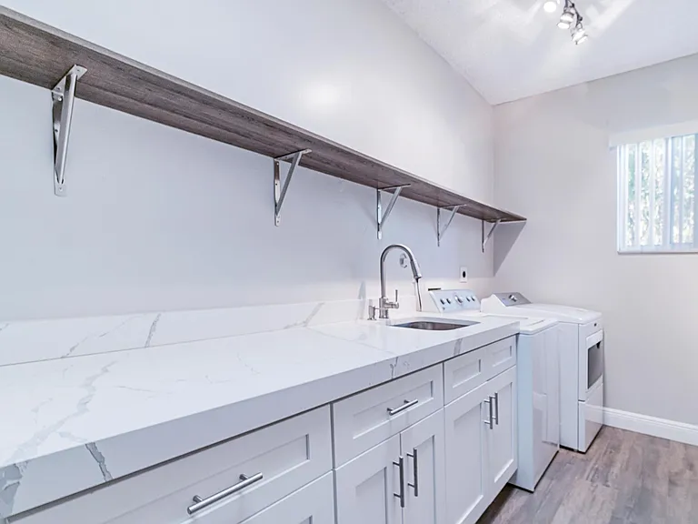 15835 Meadow Wood Dr — Photo 49