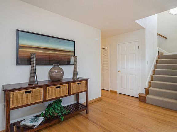 2nd image of 3504 Hillcrest Dr