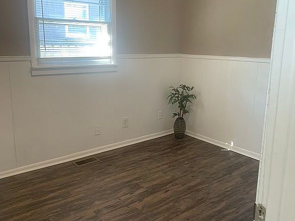 5th image of 407 N Cherry St