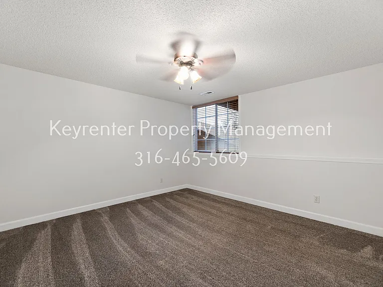 517 E Minneha Ave — Photo 30