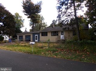 686 Center Ave, Bensalem, PA 19020