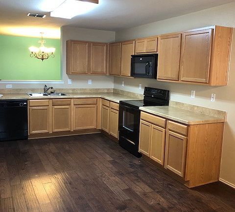 5th image of 13201 Cleburne Dr