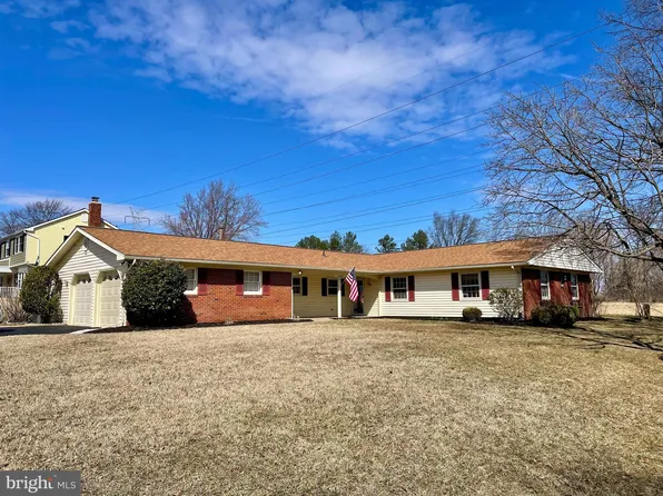 12104 Mount Pleasant Dr, Laurel, MD 20708