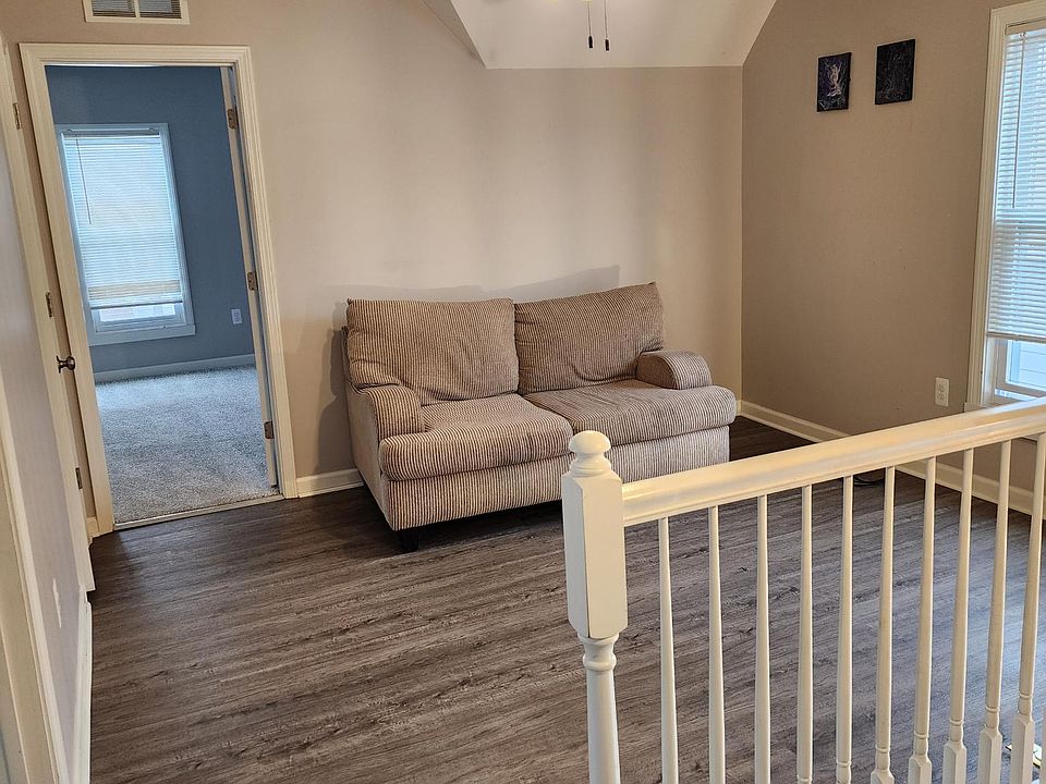 2nd image of 139 Grand Ave #2