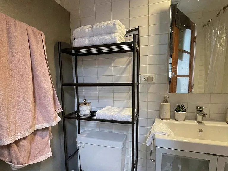 843 Beacon St #6 — Photo 9
