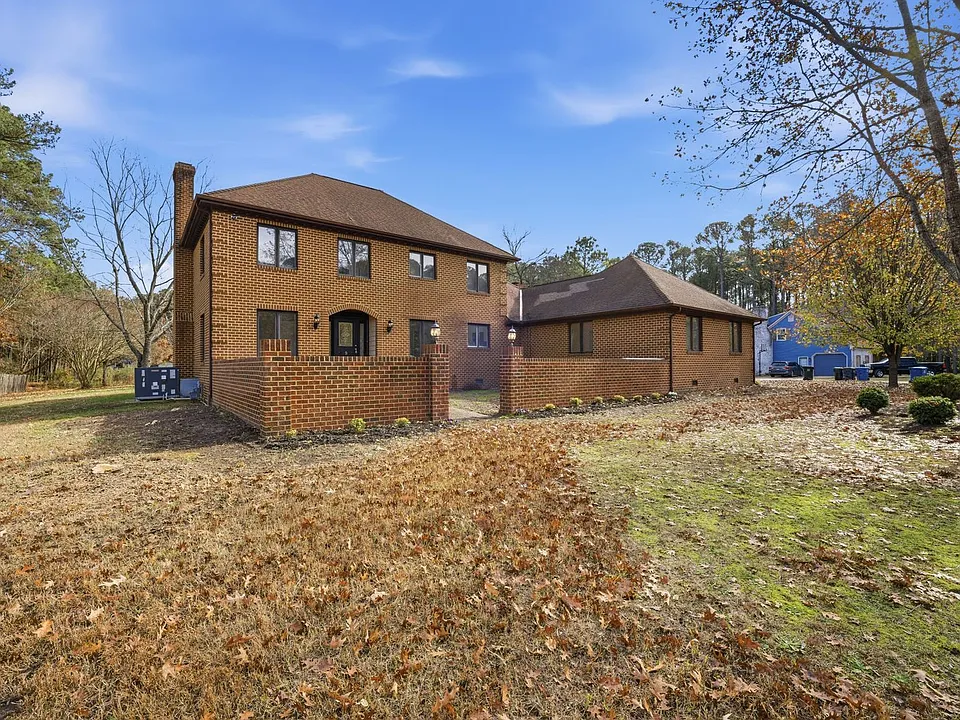 9 Rhodelia Ln