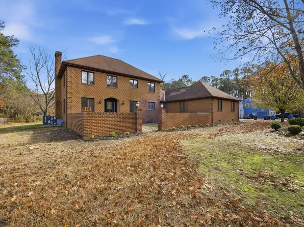 9 Rhodelia Ln, Poquoson, VA 23662