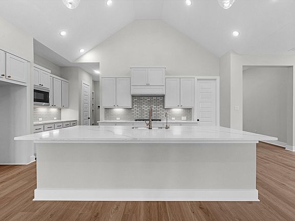 2nd image of 19706 Centennial Park Ln
