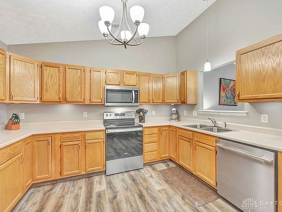 3rd image of 4119 Vitek Dr