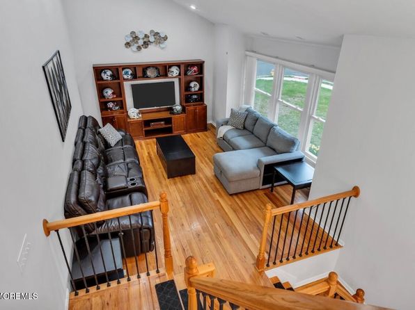 51 Sandburg Drive, Marlboro, NJ 07746