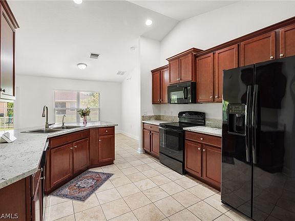 3rd image of 5321 Bywood St
