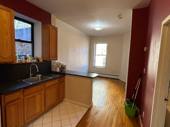 181 East 104th Street image 2 of 7