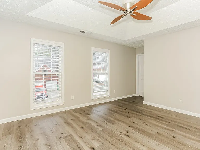 3830 Riverside Pkwy — Photo 10