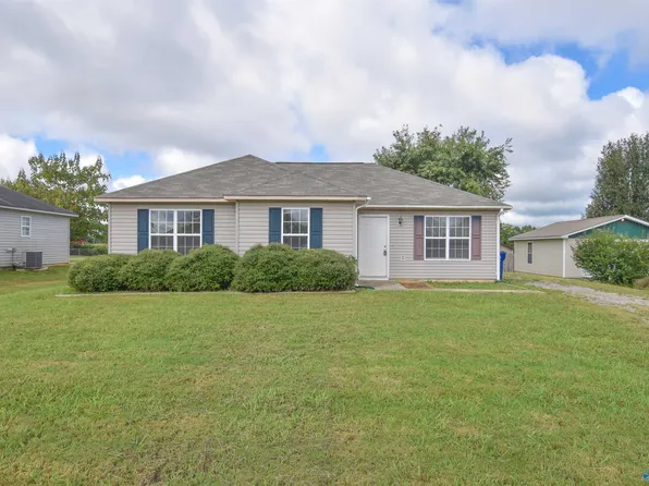 202 Travis Dr, Hazel Green, AL 35750