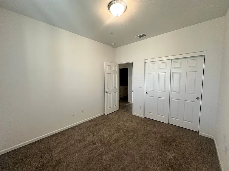 1620 W Porter Ave — Photo 19