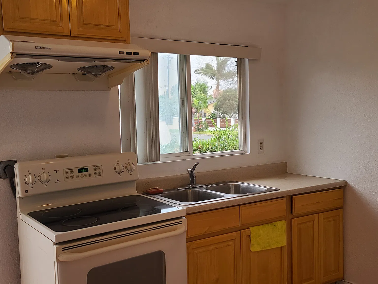 1 bed, 350 sqft, $1,200 — Photo 3