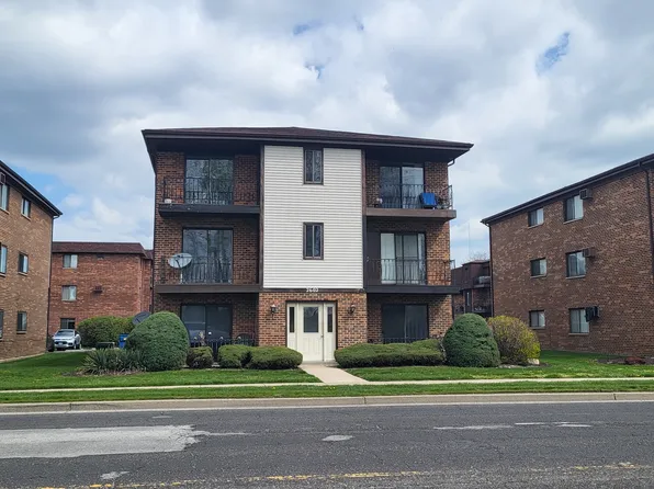 2602 E State St APT 2A, Burnham, IL 60633