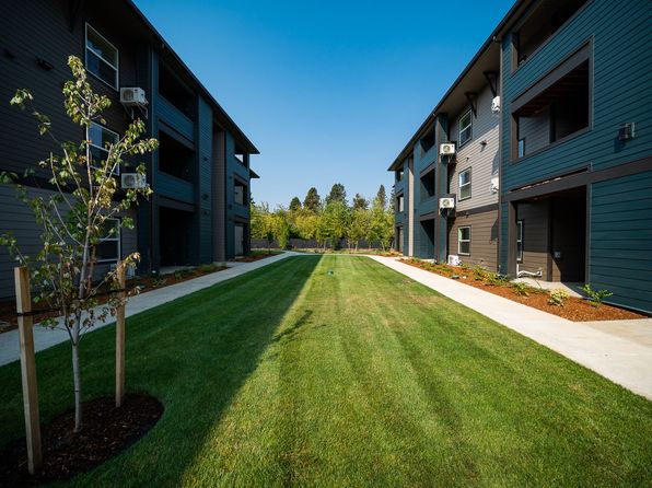 4704 Center St NE #330